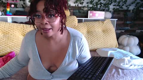 Snapshot of khayaparker chatting on 01/04/25, 05:05 Khaya online show from 01/04/25, 05:05