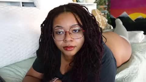 Snapshot of khayaparker chatting on 02/19/25, 01:50 Khaya online show from 02/19/25, 01:50