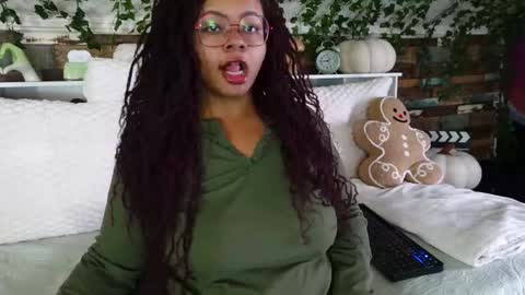 Snapshot of khayaparker chatting on 02/19/25, 06:43 Khaya online show from 02/19/25, 06:43