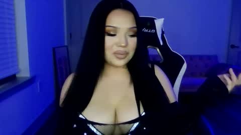 Snapshot of khaydizzle chatting on 11/15/25, 06:55 khaydizzle online show from 11/15/25, 06:55