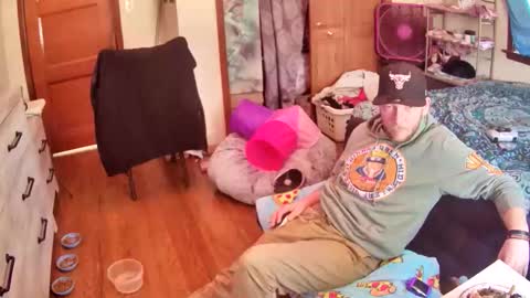 Snapshot of kheezygg chatting on 03/01/26, 05:04 KevKev online show from 03/01/26, 05:04