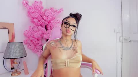 Snapshot of khelany_isyy chatting on 01/14/25, 12:43 Khelany Isyy online show from 01/14/25, 12:43