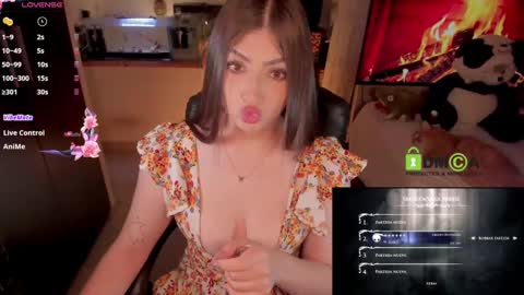 Snapshot of khionebesset chatting on 02/21/25, 08:07 Khi.  online show from 02/21/25, 08:07