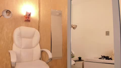 Khloe online show from 02/12/25, 03:49