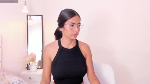 Khloe online show from 05/08/26, 01:38