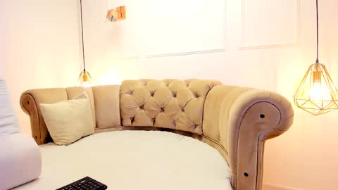 Khloe online show from 02/25/25, 04:03