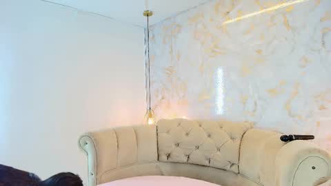 Khloe online show from 12/18/25, 04:51