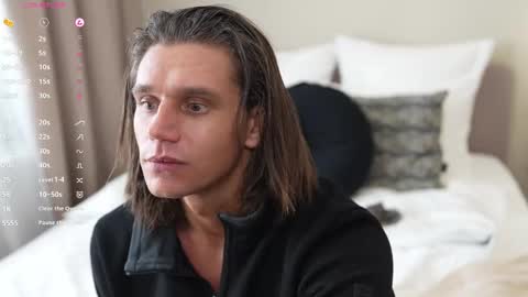 Snapshot of khokhol1999 chatting on 03/09/25, 12:09 Eric online show from 03/09/25, 12:09