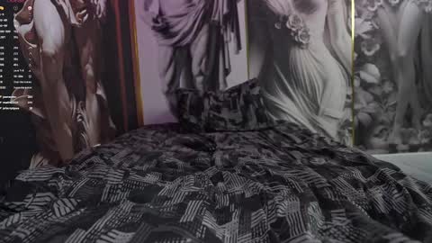 Snapshot of khokhol1999 chatting on 03/11/25, 01:01 Eric online show from 03/11/25, 01:01