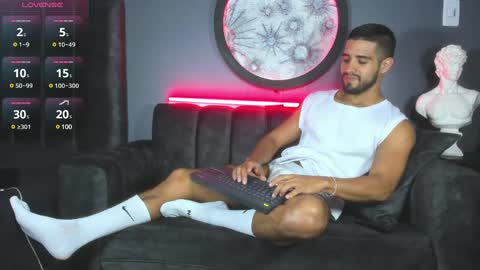 Khriss brown online show from 02/03/25, 10:43