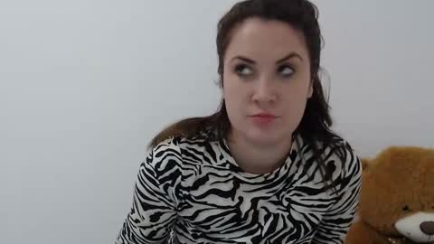 Snapshot of khrysssarah chatting on 02/10/26, 02:54 Sarah online show from 02/10/26, 02:54