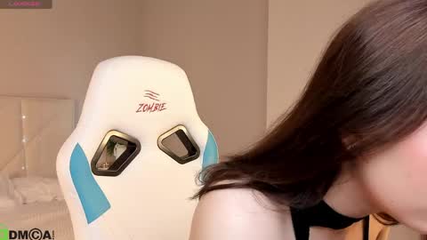 Ellie online show from 04/27/26, 02:31