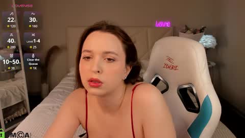 Snapshot of ki_wizz chatting on 06/27/26, 02:49 Ellie online show from 06/27/26, 02:49