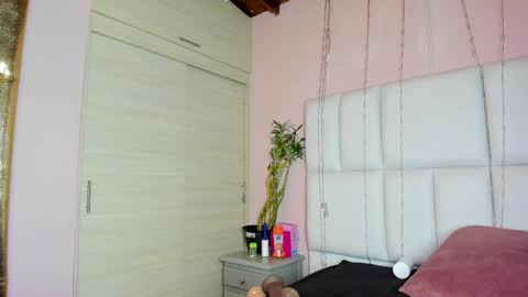    N         M online show from 09/18/25, 12:07