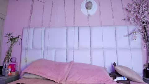    N         M online show from 09/28/25, 01:38