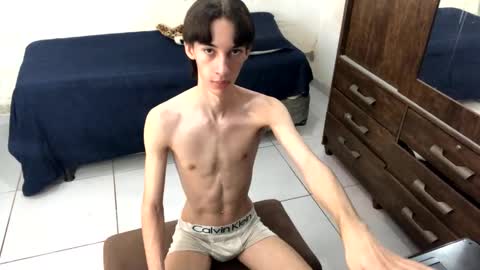 Snapshot of kiantwink chatting on 12/12/24, 06:14 kiantwink online show from 12/12/24, 06:14
