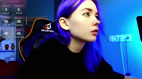 Kira online show from 11/10/25, 09:25