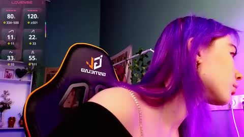 Kira online show from 11/25/25, 09:04