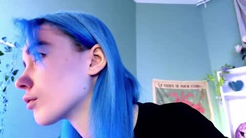 Kira online show from 12/03/25, 09:02