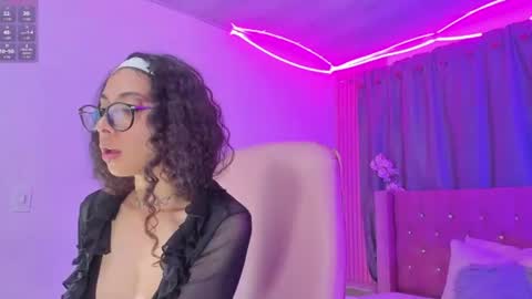 Snapshot of kiara_lovelyy chatting on 06/20/26, 04:26 Kiara online show from 06/20/26, 04:26