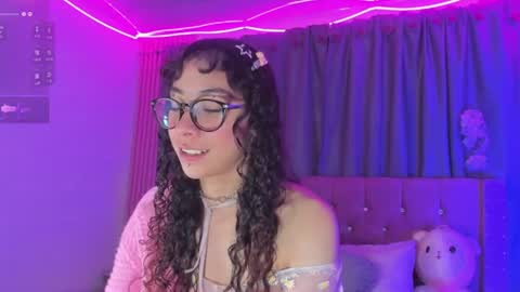 Snapshot of kiara_lovelyy chatting on 08/01/26, 03:39 Kiara online show from 08/01/26, 03:39