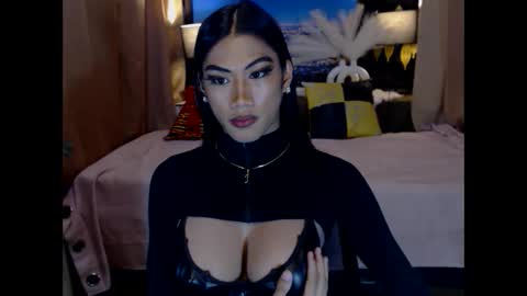 kiara_trans online show from 04/07/26, 10:26