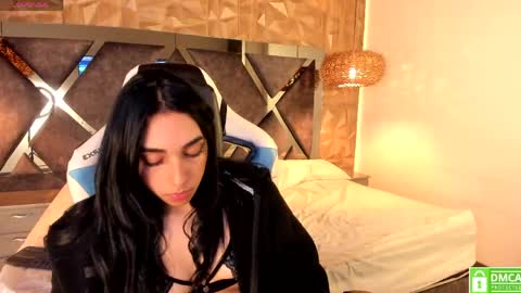 kiara_velvet__ online show from 04/21/26, 04:41