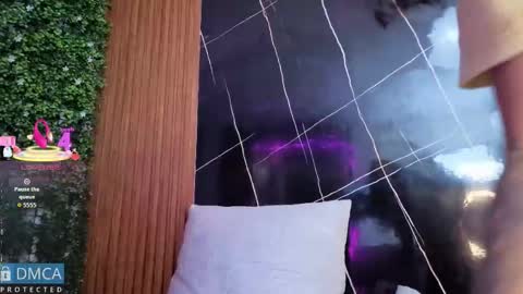 Kiara Zahiri online show from 10/10/25, 11:09