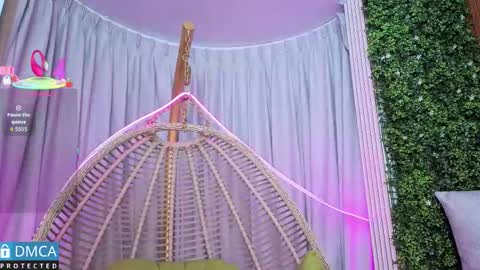 Kiara Zahiri online show from 10/11/25, 11:31