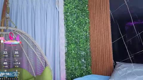 Kiara Zahiri online show from 10/20/25, 10:59