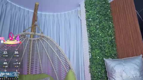 Kiara Zahiri online show from 10/22/25, 10:59