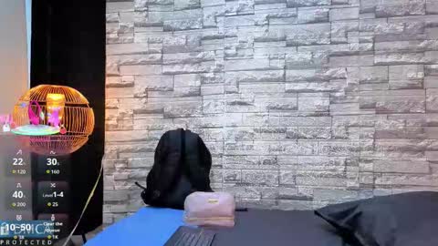 Kiara Zahiri online show from 11/26/25, 11:44