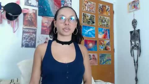 kiaralenon online show from 11/21/25, 09:24