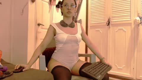 Snapshot of kiaralenon chatting on 07/26/26, 10:16 kiaralenon online show from 07/26/26, 10:16