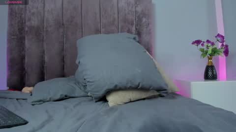 Snapshot of kiarasimons_ chatting on 01/11/25, 08:43 Sara Palacios online show from 01/11/25, 08:43