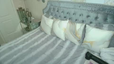 Snapshot of kiarose chatting on 11/18/25, 07:35 Kia Rose online show from 11/18/25, 07:35