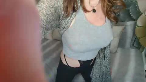 Snapshot of kiarose chatting on 02/02/26, 12:42 Kia Rose online show from 02/02/26, 12:42