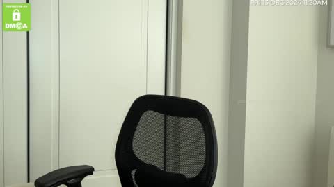 Snapshot of kiatog5 chatting on 12/13/24, 10:19 Manu online show from 12/13/24, 10:19