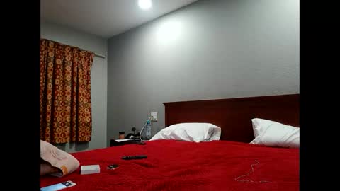 HunneysPlayRoom online show from 12/17/25, 11:05