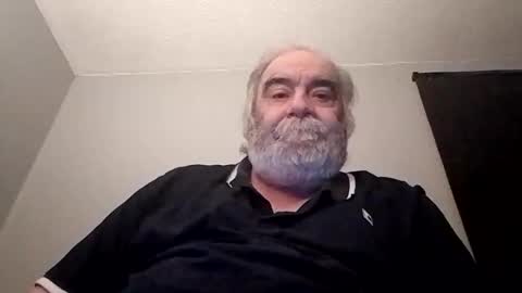 Snapshot of kickinme chatting on 10/20/25, 01:39 KICKINME online show from 10/20/25, 01:39