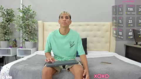 Snapshot of kieran_derek chatting on 02/25/25, 03:31 Kieran Derek online show from 02/25/25, 03:31