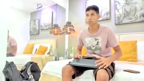 Snapshot of kieran_derek chatting on 10/23/25, 03:17 Kieran Derek online show from 10/23/25, 03:17