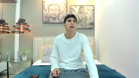 Snapshot of kieran_derek chatting on 12/14/25, 03:34 Kieran Derek online show from 12/14/25, 03:34