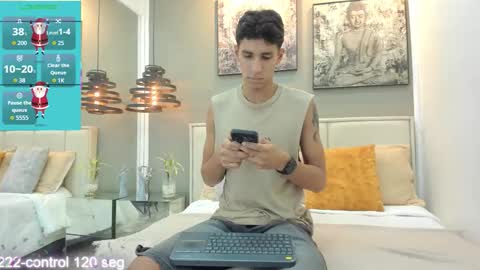 Snapshot of kieran_derek chatting on 12/15/25, 11:31 Kieran Derek online show from 12/15/25, 11:31