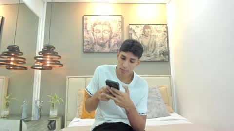 Snapshot of kieran_derek chatting on 12/21/25, 02:19 Kieran Derek online show from 12/21/25, 02:19