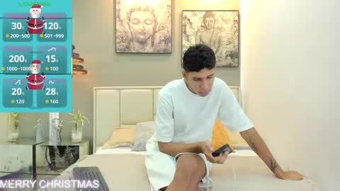 Snapshot of kieran_derek chatting on 12/22/25, 03:25 Kieran Derek online show from 12/22/25, 03:25