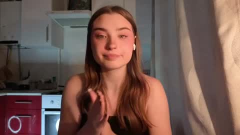 Ola my name is Lissa  Lets hit 10 Thumbs Up together   online show from 05/15/26, 04:14