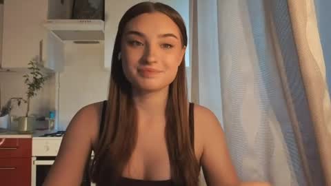 Ola my name is Lissa  Lets hit 10 Thumbs Up together   online show from 06/05/26, 02:34
