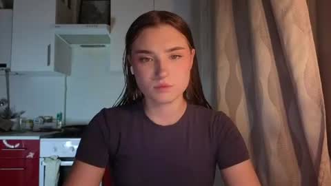 Ola my name is Lissa  Lets hit 10 Thumbs Up together   online show from 06/23/26, 06:50