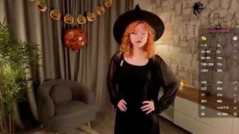 Vanessa online show from 10/31/25, 11:00